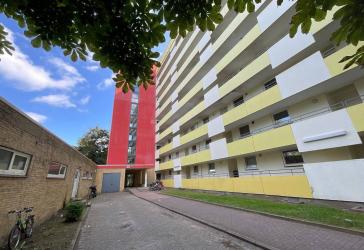 Frisch renovierte 2 Zimmer-Wohnung mit Balkon und modernisiertem Wannenbad
