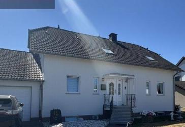 Kapitalanleger aufgepasst - Zweifamilienhaus mit Einliegerwohnung zu verkaufen