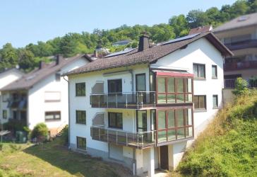 Großzügiges ZFH mit Fernblick, großem Grundstück und PV-Anlage