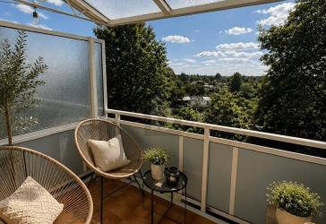 WOHNEN MIT BALKON & BLICK INS GRÜNE!