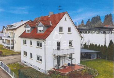 *** Vermieten, selbst nutzen oder beides - vielseitiges Dreifamilienhaus***PROVISIONSFREI**