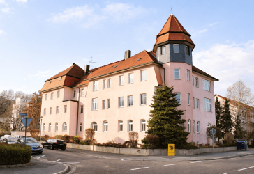 Erstbezug Gemütliche 2 Zimmer Wohnung mit neuem Bad, Dusche, moderne Einbauküche in Heidenau