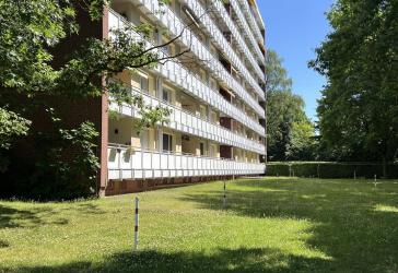 Provisionsfrei - 4 Zimmer-Eigentumswohnung mit Außenstellplatz -Ein Angebot der Gerd von der Heide Immobilien GmbH-