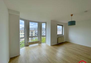 Sachsenhausen: 4-Zimmer-Maisonette-Wohnung mit Ausblick