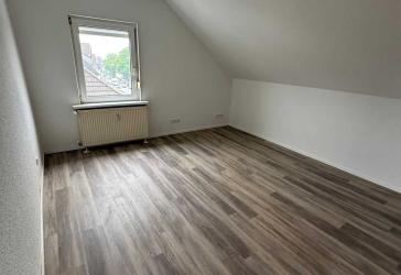 Schöne Dachgeschosswohnung, nahe dem Zentrum von Lüttringhausen