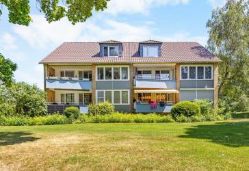 Ahlem am Kanal, auffrischungsbedürftig: leerstehende 3-4-Zimmerwohnung mit Südwestbalkon und Garage