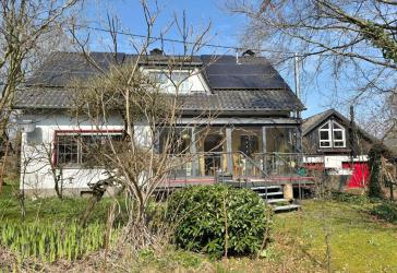 **Großzügiges Zuhause mit Wintergarten & Doppelgarage Nähe Prüm**