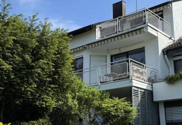 2-Familien-Reiheneckhaus mit toller Aussicht - in exklusiver Lage!