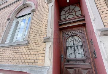 Achtung Kapitalanleger! Wunderschönes historisches Mehrfamilienhaus mit stabilen Mieteinnahmen!