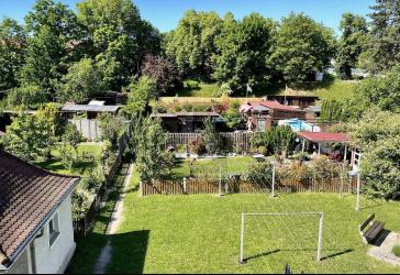 ALTBAU-GARTENWOHNUNG MIT AUSBAUPOTENZIAL