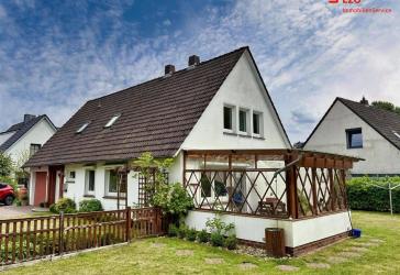 Großzügiges Einfamilienhaus mit modernisierter Ausstattung und viel Platz im Garten