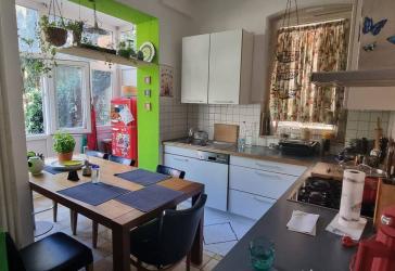 Schöne Altbauwohnung EG
