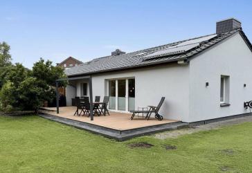 Provisionsfrei - Helles Reihenendhaus mit großer Terrasse, Sauna im Garten und Einzelgarage