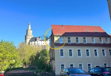 Entwicklungsobjekt für 331 EUR/qm - Gebäudeensemble mit 10 Wohneinheiten am Fuße der Osterburg