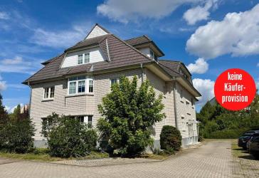 HORN IMMOBILIEN++ Neubrandenburg, helle 3-Raum ETW mit Balkon, Stellplatz und EBK -vermietet-