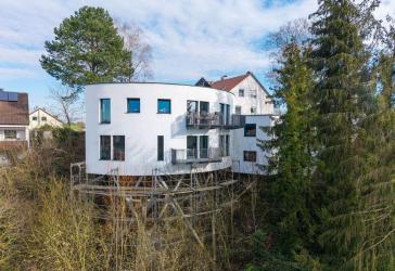 Architektenhaus mit idyllischer Aussicht
