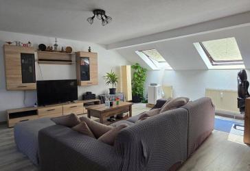 Dachgeschoss-2-Zimmer mit Einbauküche und Kellerabteil in Fürth