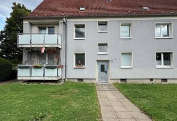 Attraktive 2-Zimmer-Wohnung - frisch modernisiert mit Balkon und Badewanne