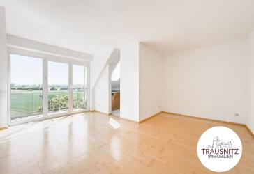 Wohnen mit Weitblick: Charmante 2-Zimmer-Wohnung mit Balkon und Feldblick