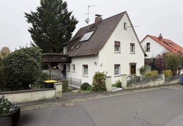 Rohdiamant in Eisingen: Einfamilienhaus in guter Lage mit Entwicklungspotenzial