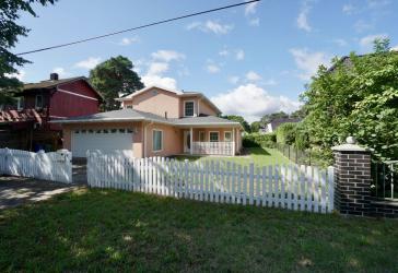 Großzügiges Einfamilienhaus im amerikanischen Stil