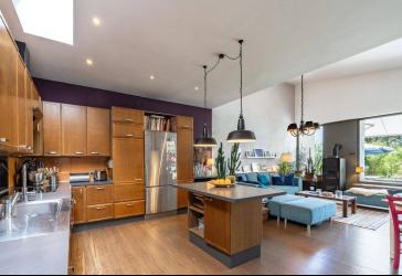 291 m² Wohnen auf einer Ebene mit Einliegerwhg. | 2.464 m² Naturidyll | Pool, Sauna & Ortsrandlage