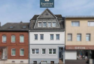 Kernsaniertes Dreifamilienhaus mit Charakter, drei Stellplätzen und soliden Mieteinnahmen