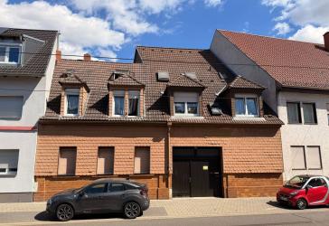 Vermietetes Zweifamilienhaus in zentraler Lage von Mannheim-Seckenheim