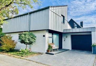 Freistehendes, modernes Einfamilienhaus in traumhafter Lage - einzugsbereit!