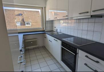 Bieten renovierte (2022) 3-Zimmerwohnung im Mehrfamilienhaus zur Miete, 2.OG links