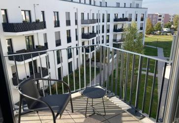 Sofort verfügbar! Studio-Apartment mit Einbauküche und Balkon.