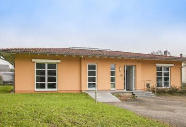 Quadratisch, praktisch, flexibel - außergewöhnliche Immobilie in Bad Kissingen OT Hausen