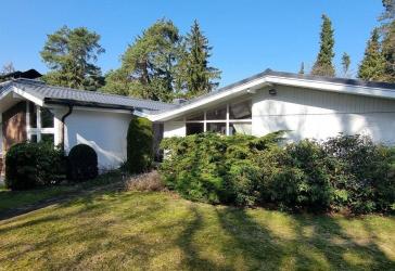 Großzügiges Einfamilienhaus mit Pool und großem Grundstück in ruhiger Lage von Seevetal-Ramelsloh