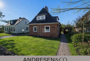 Einfamilienhaus mit Garage und Bungalow - nur wenige Schritte zum Strand in Westerland