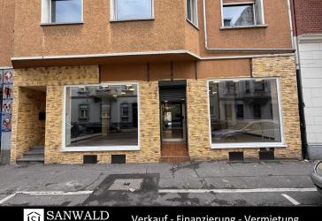 Ladenlokal mit großer Schaufensterfront