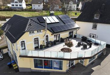 NEU: Top saniertes Wohn- & Geschäftshaus mit vermieteter Praxis in Werdohl-Kleinhammer zu verkaufen!