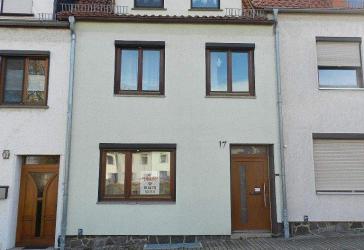 Reihenmittelhaus mit Garage und Nebengelass zu verkaufen