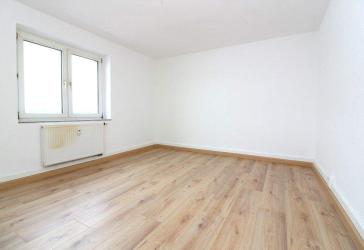 Erstbezug nach Renovierung: geräumige 3-Zimmer-Wohnung in Lu-Süd