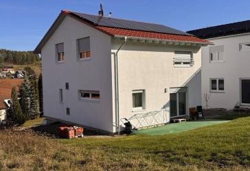 Provisionsfrei - High-Tech KfW-Effizienzhaus 55 (Baujahr 2024) mit E3/DC Hauskraftwerk
