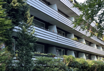 Helle 2,5 Zimmer Wohnung mit großem Balkon in Stadtpark-Nähe
