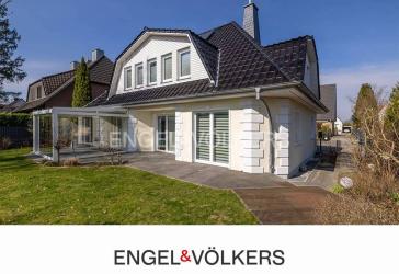 Ein Zuhause zum Ankommen: Modernes Einfamilienhaus mit 305 m² Wohn- und Nutzfläche in begehrter Lage