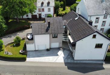 Großzügig - Modern - Neuwertig Vielseitiges Einfamilienhaus in Heidenburg
