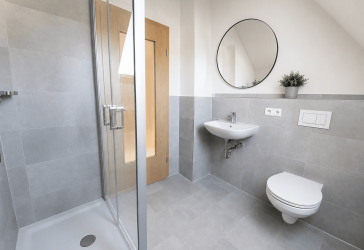 Modernisierte helle Dachgeschosswohnung mit neuem Bad & Homeoffice-Potenzial