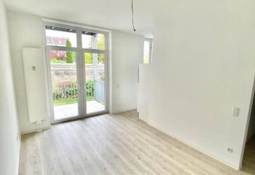 Urban Vibes & Sommeroase!?Komplett sanierte 2-Zi.-Whg. mit Traumgarten und Sonnenbalkon in cooler Hausgemeinschaft (frei ab 1.10.)