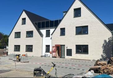 Moderne Neubauwohnung mit Terrasse und eigenem Garten - barrierefrei & energieeffizient