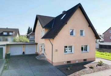 Erbbaurecht: Top gepflegtes Zweifamilienhaus mit vielseitigem Nutzungspotenzial