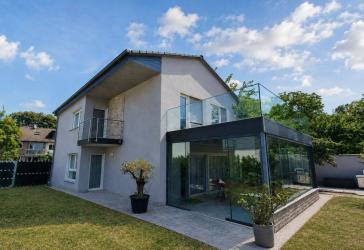 Freiraum mit Charakter - individuelles Wohnen mit Wintergarten und Dachterrasse