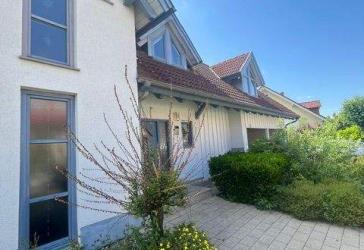 Großzügiges Wohnanwesen in Hohenroth