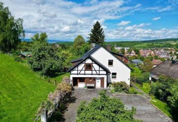 Einzigartiges Anwesen mit Traumgrundstück und Fernblick über Kaufungen