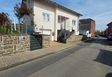 Einfamilienhaus mit Wintergarten ;Terrasse; Garten und Garage. !!(Preis Verhandelbar)